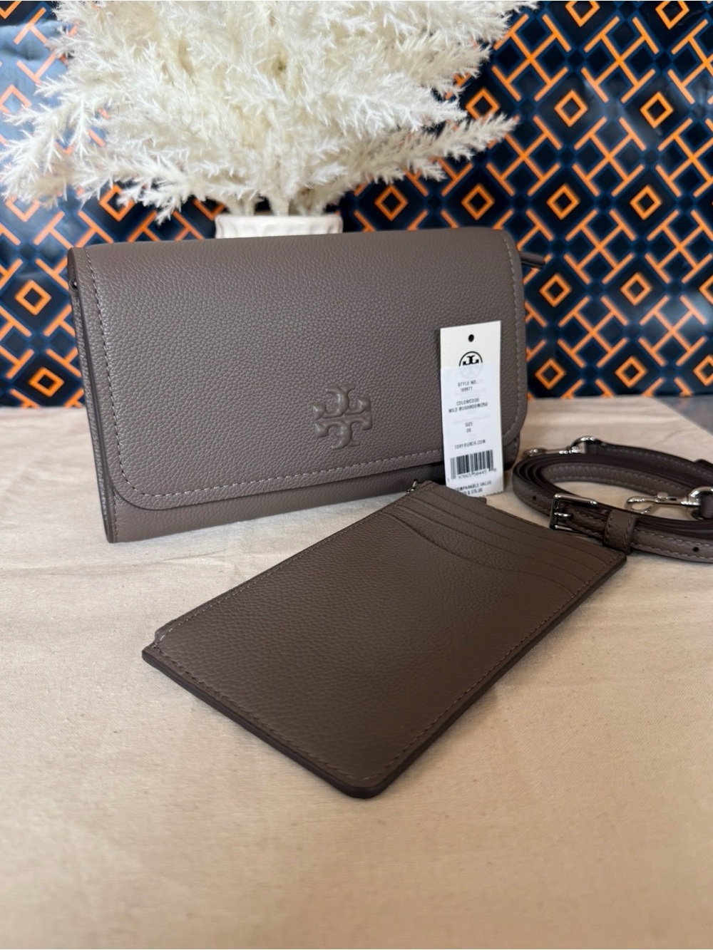 NWT . Tory Burch Thea Flat Wallet Crossbody 169971 in Wild Mushroom/Gray